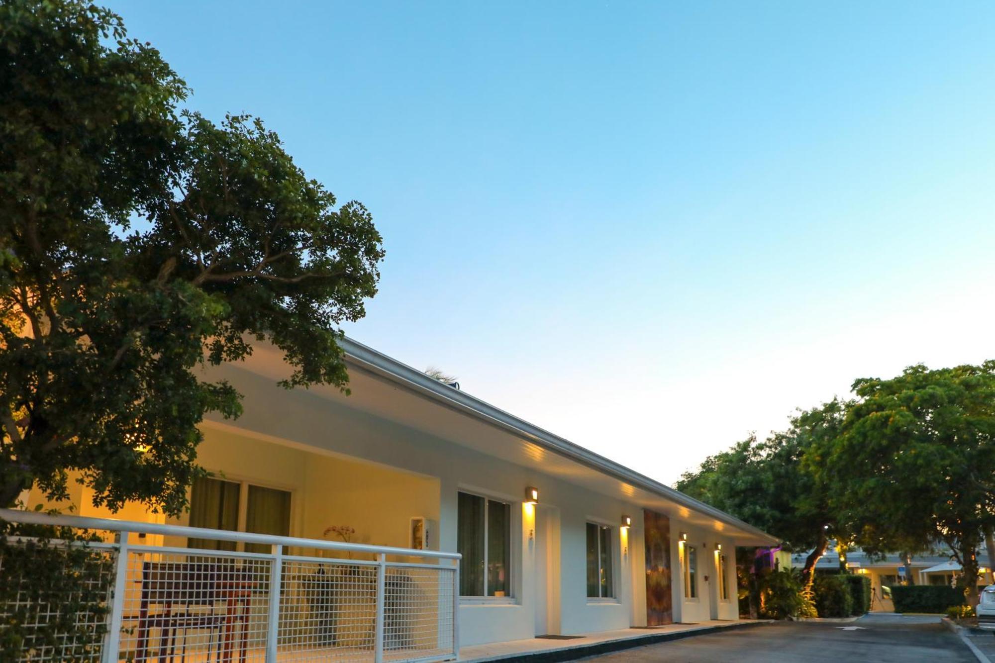 Orchid Key Inn - Adults Only Ки-Уэст Экстерьер фото